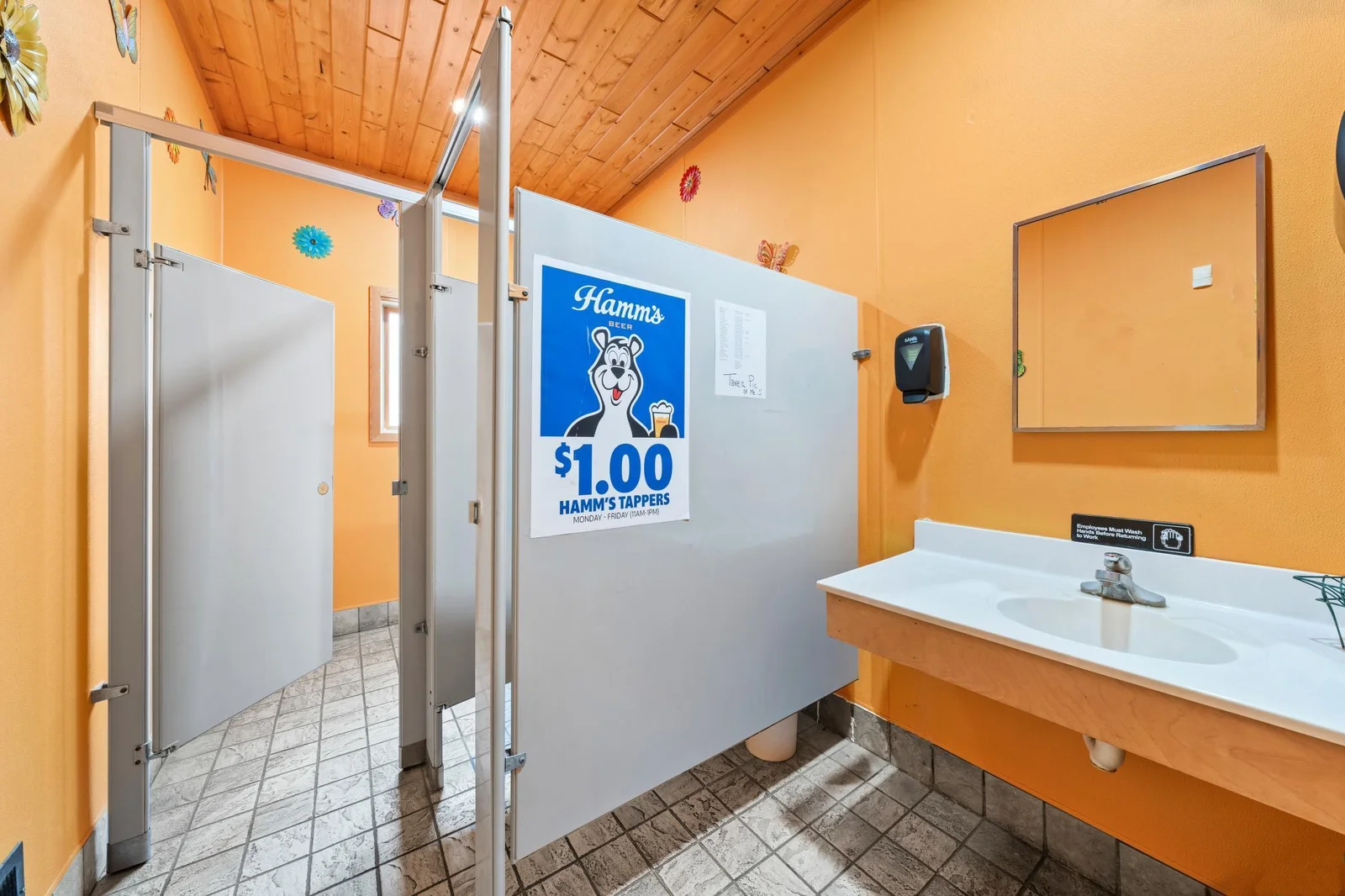 bathroom 1.jpeg