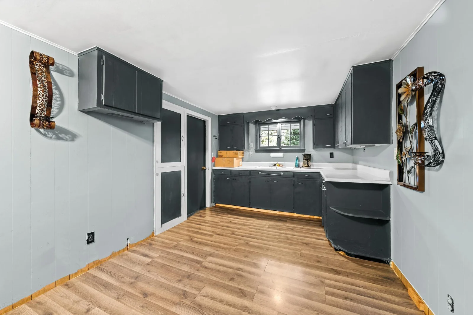 living quarters kitchen.jpeg