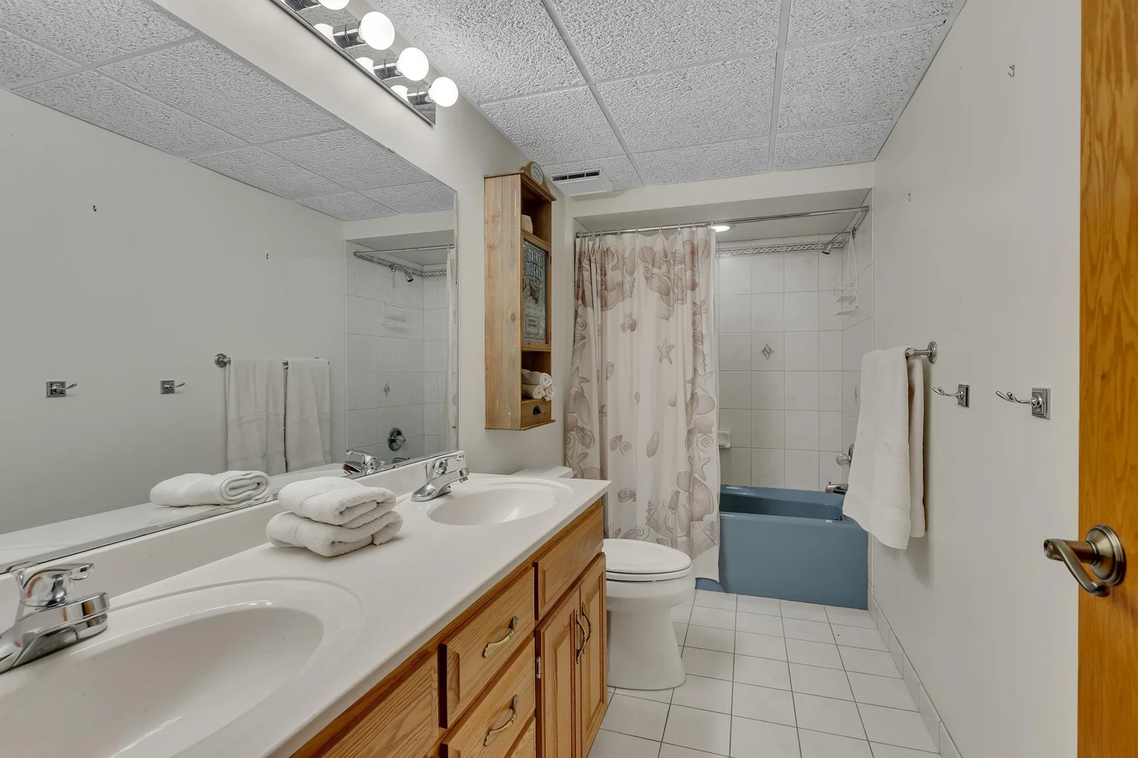 double vanity in this spacious back