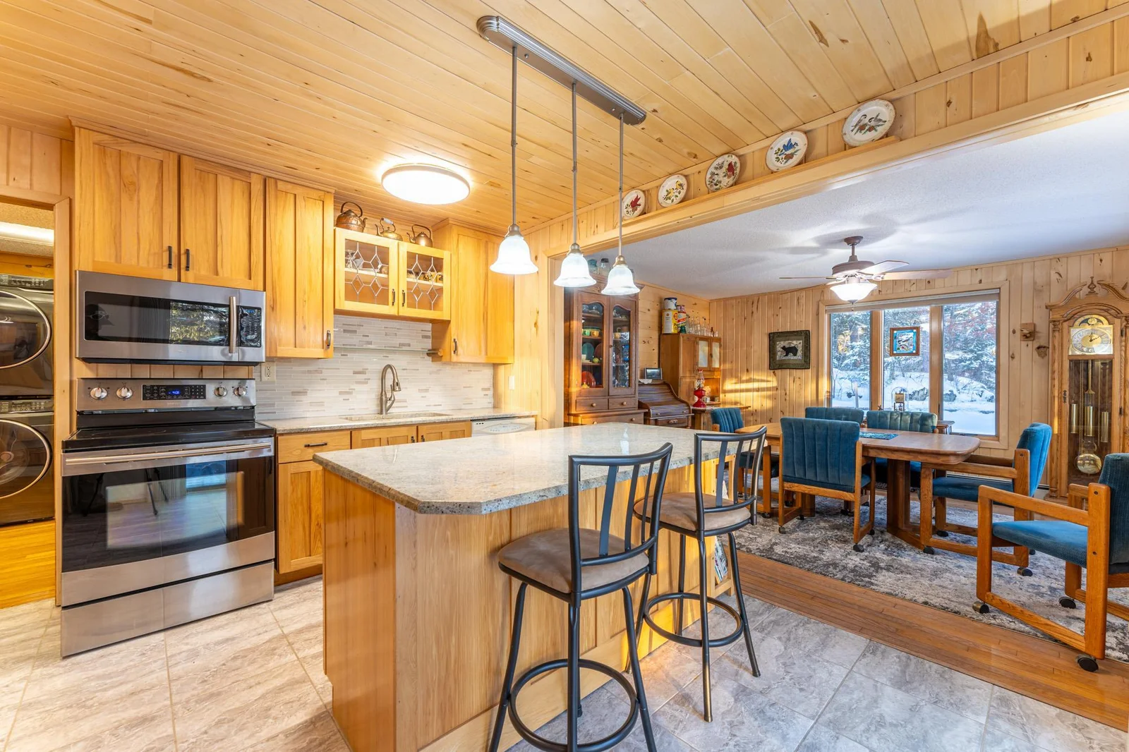 Breakfast bar