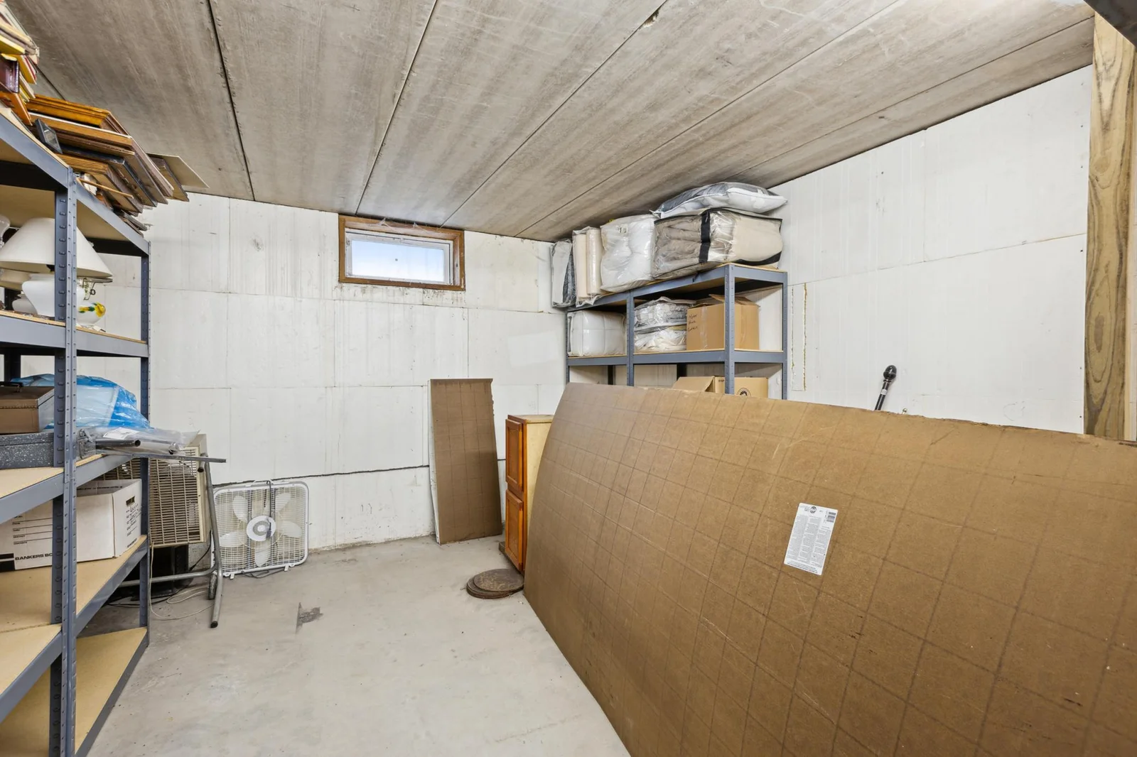 25_interior.jpg