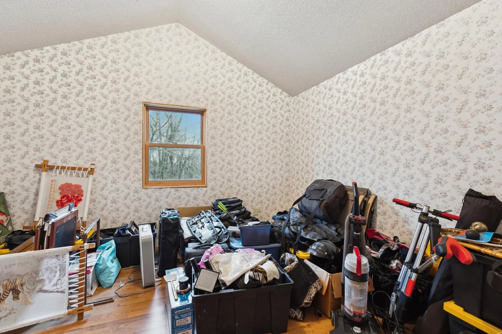 13_interior.jpg