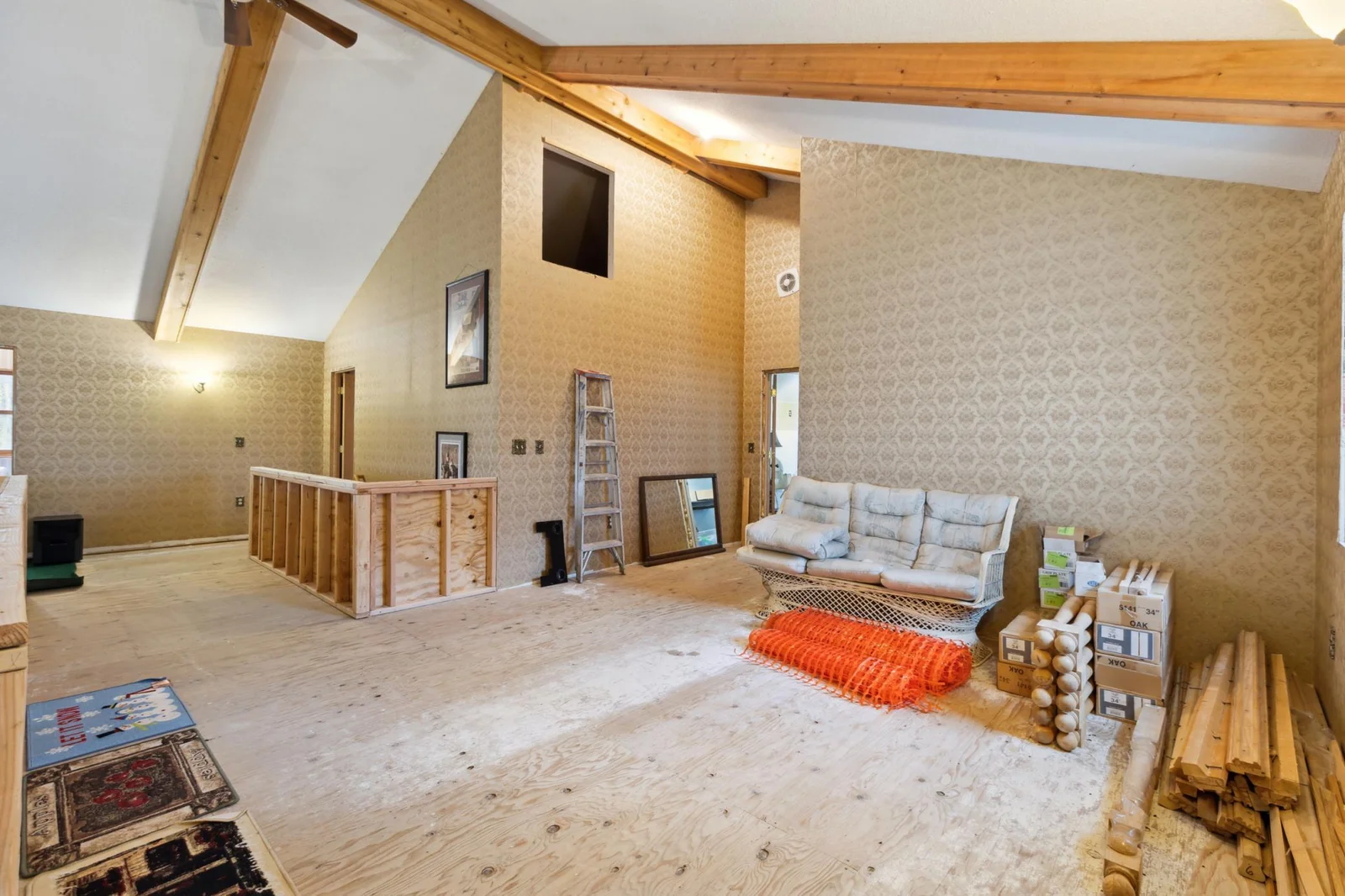 26_interior.jpg