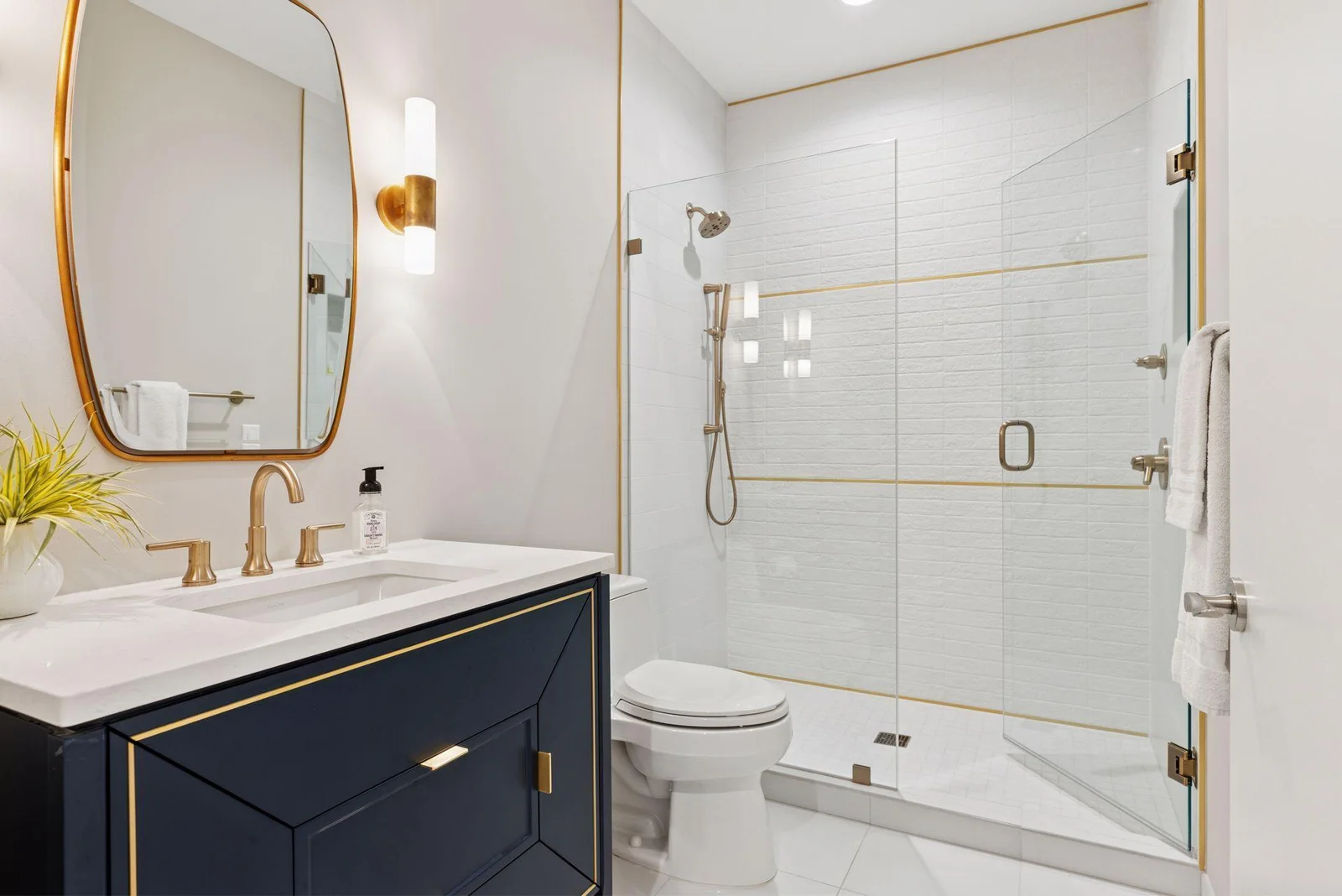 Lower level 3/4 bath