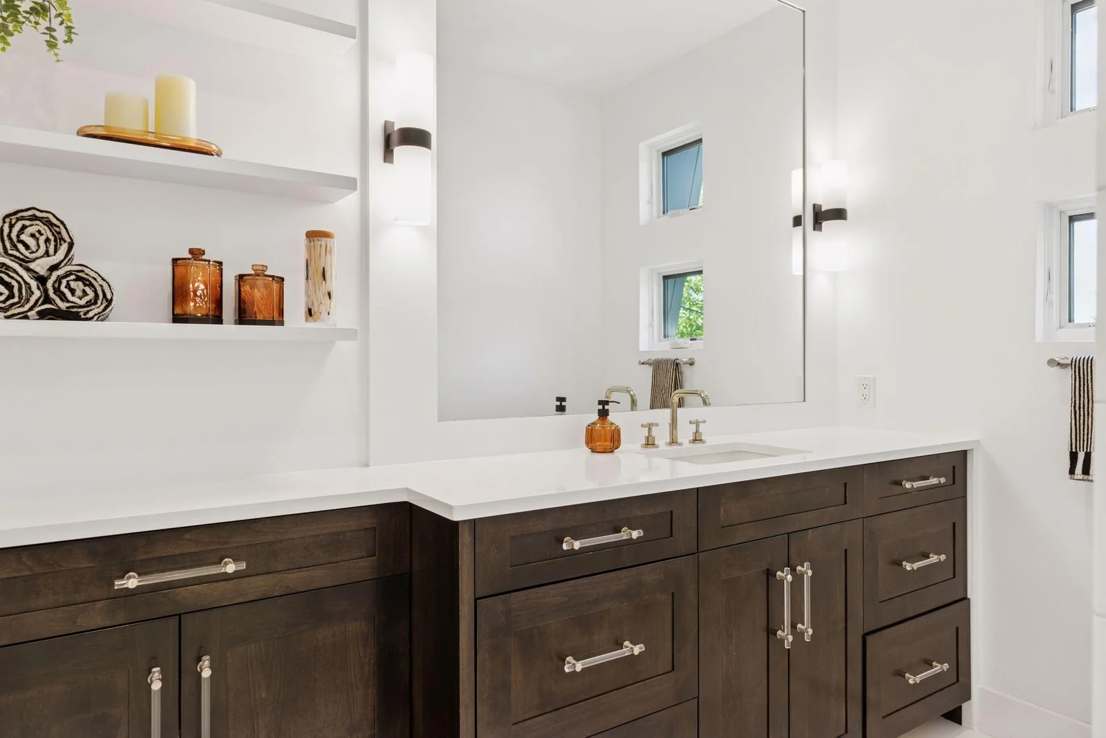 Primary bath 2nd vanity