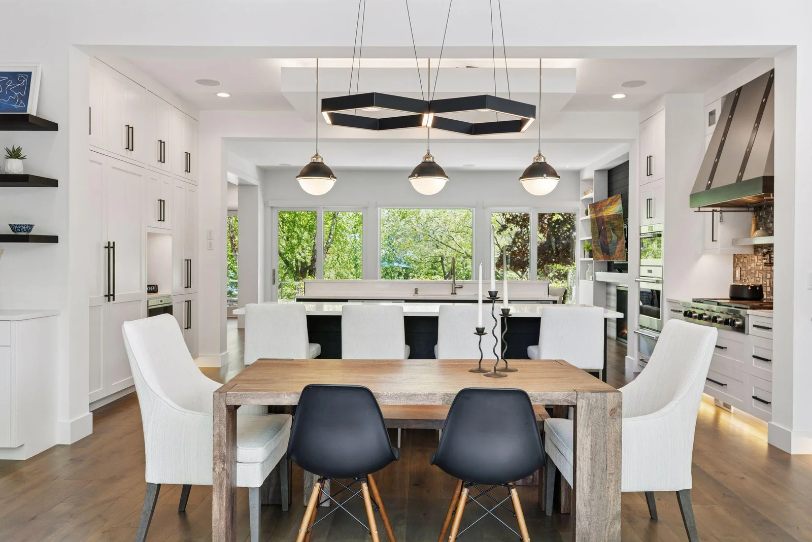 Eat-in dining area