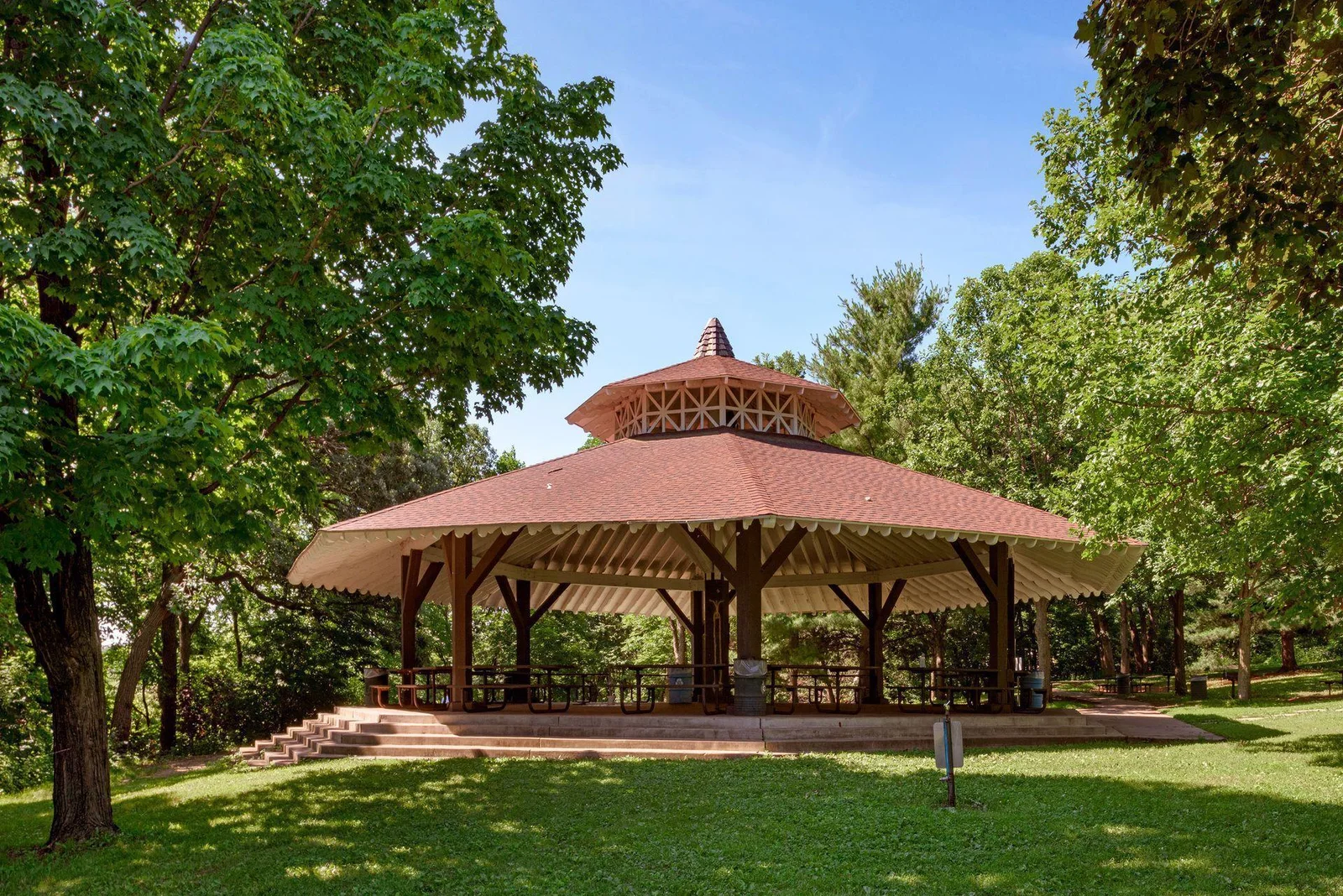 Pavilion with picnic areas at Beards Plaisance Park