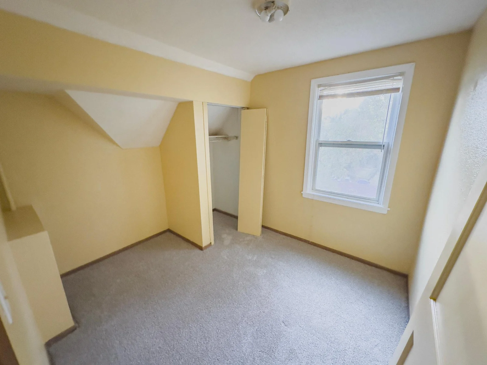 09Bedroom3.jpg