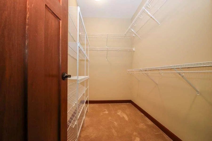 Master Walk-in Closet.jpg
