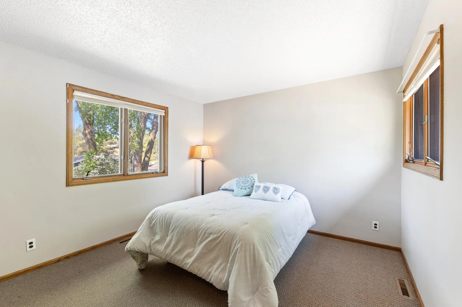 2nd upper level bedroom