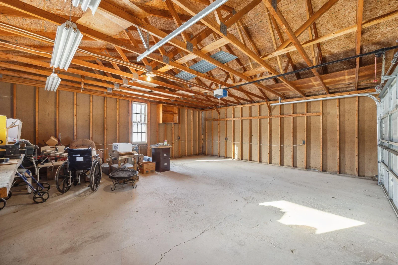 Another view of the extra garage