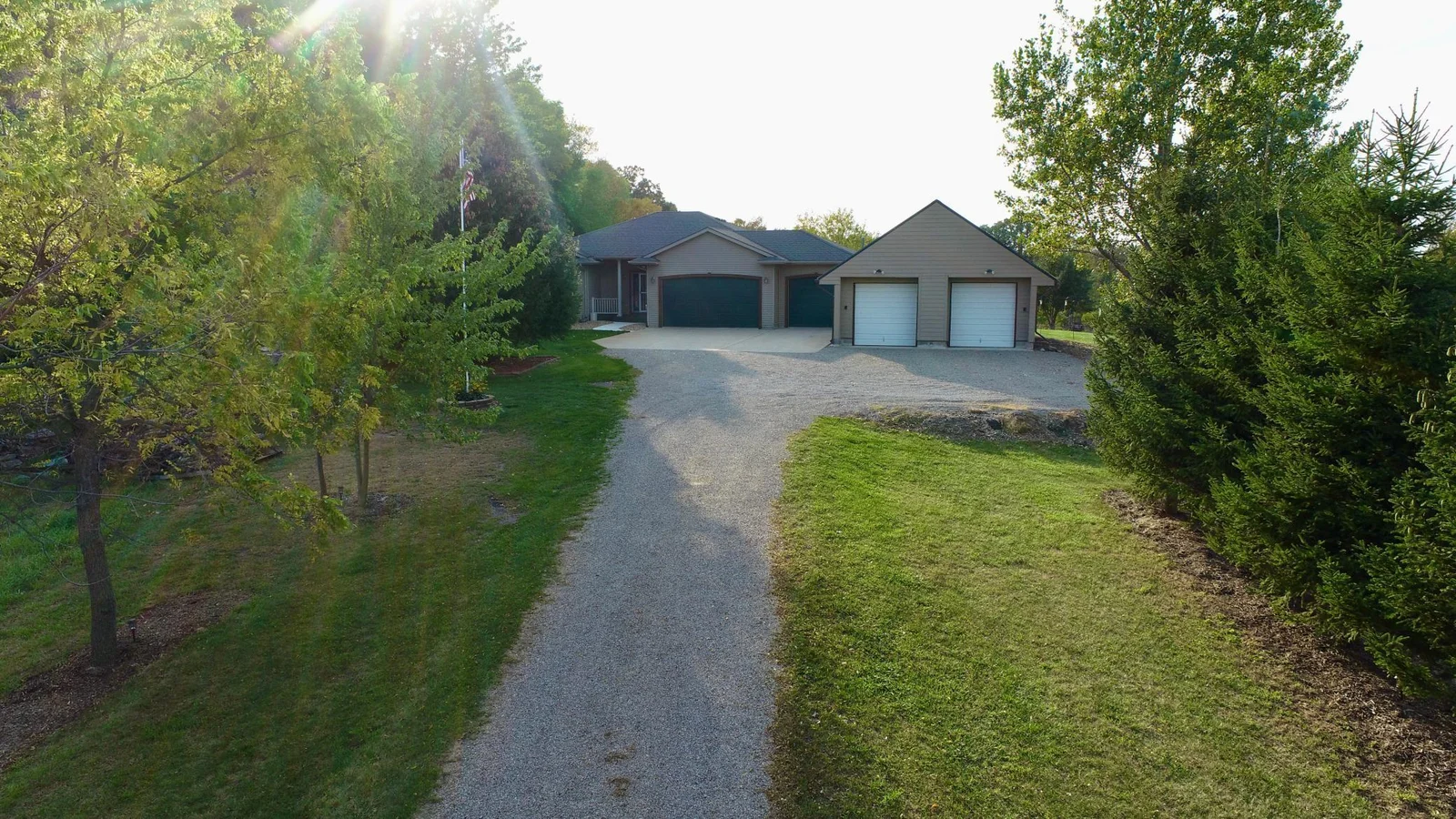 Photo 1 of 11899 690th