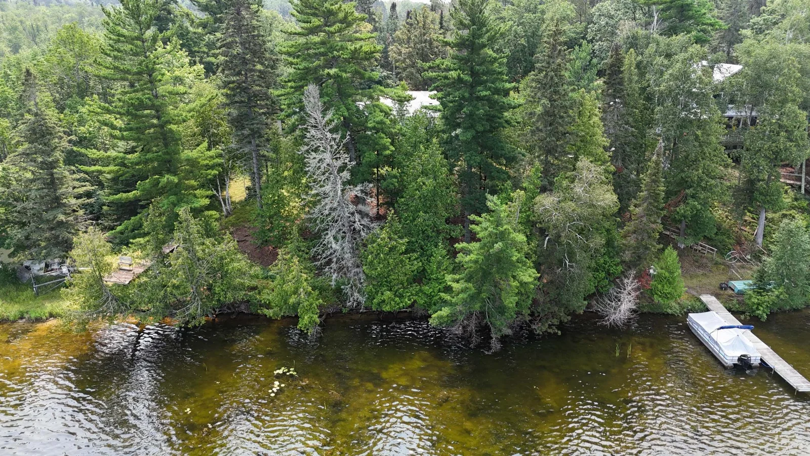 500ft of shoreline!