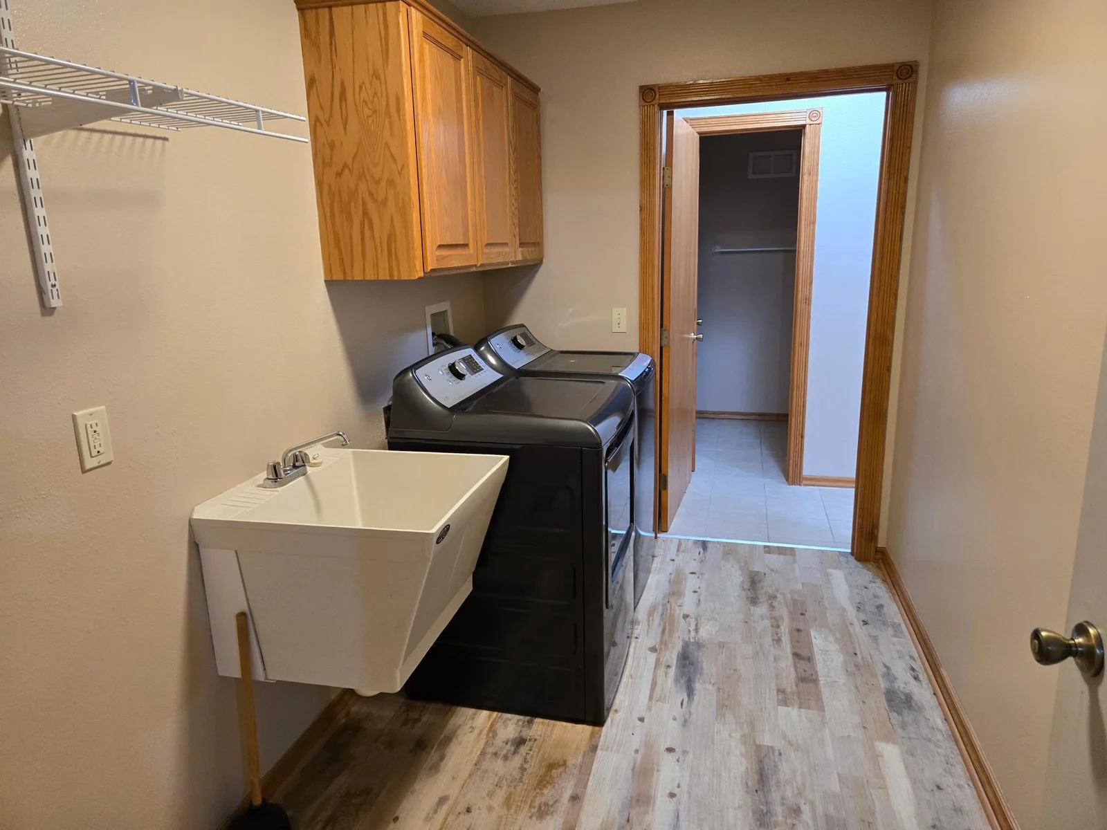 Laundry W/Utility Sink