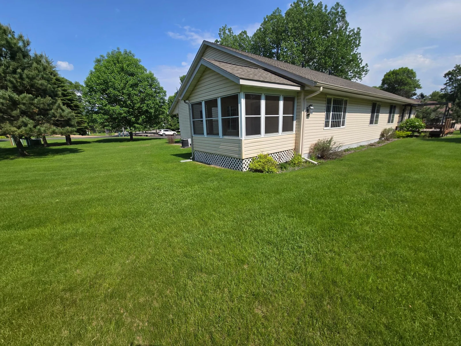 Sun Porch End Yard