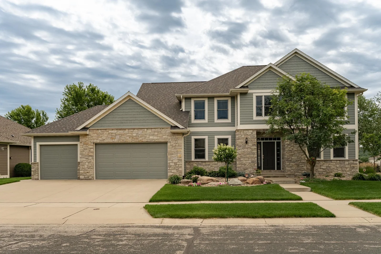 3942 Autumn Lake Ct SW