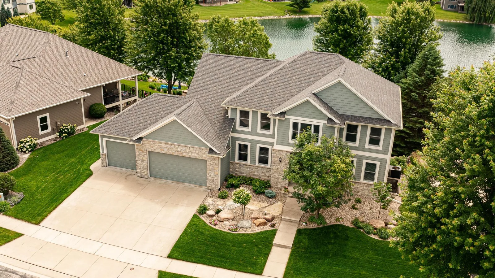 3942 Autumn Lake Ct SW