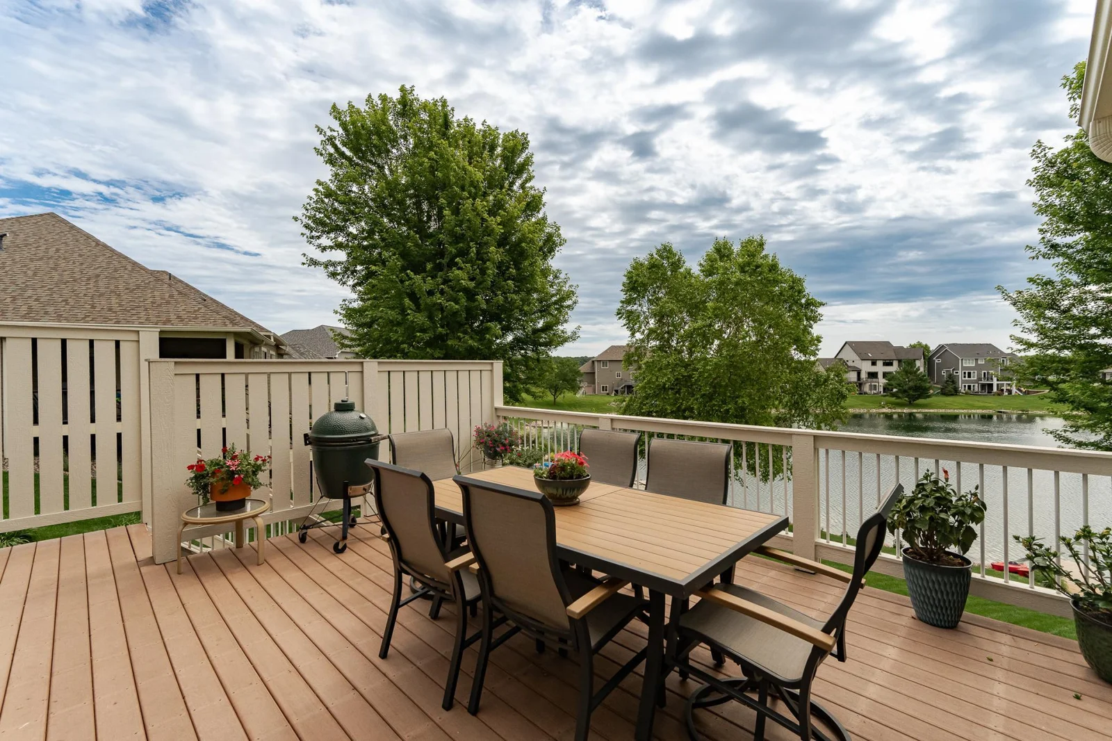 Deck 18 x18