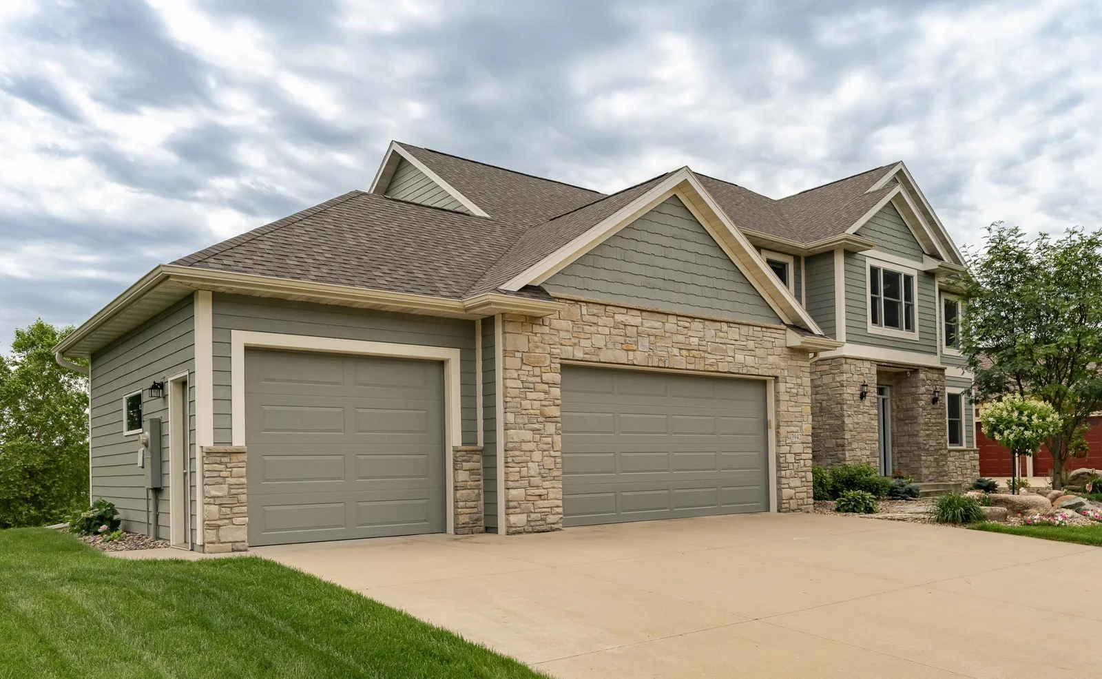 3942 Autumn Lake Ct SW