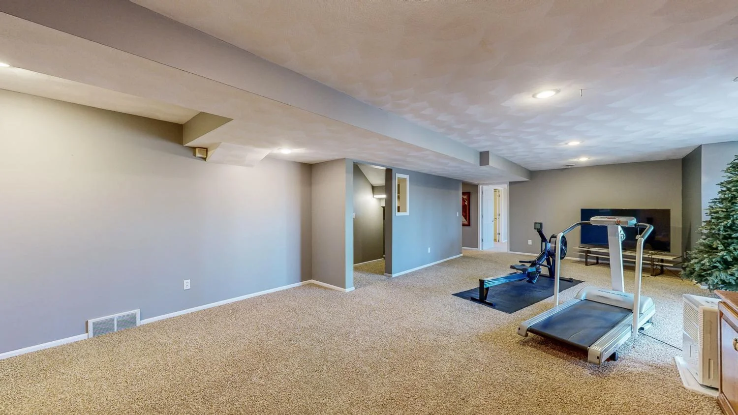 Family room 3