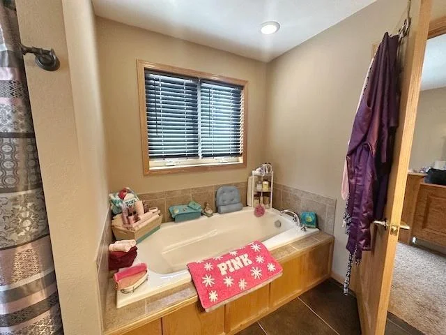 Primary soaking tub