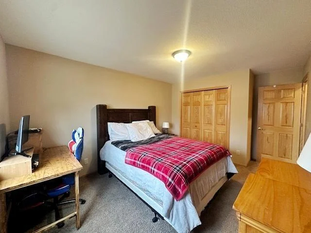 Upper level bedroom 2