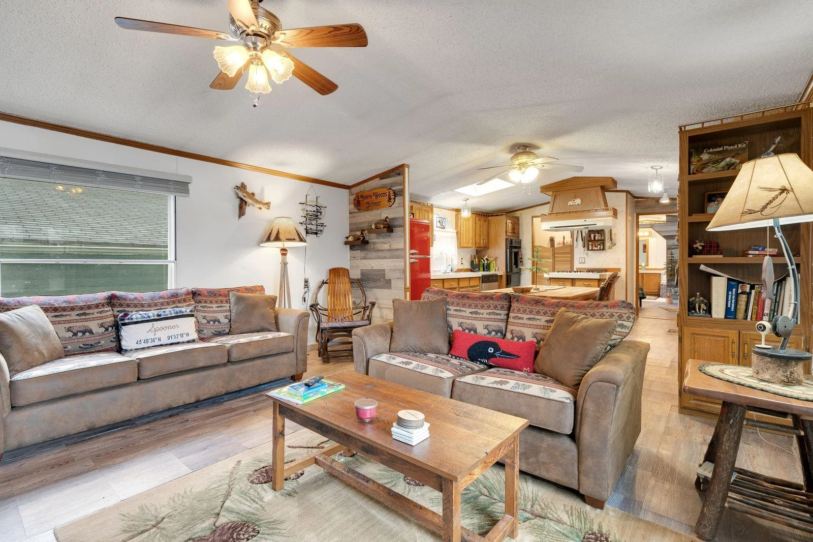 26_W7762_Rainbow_Dr_Spooner_WI_54801_USA-Living_room-W7762-Rainbow-Dr-HDR-22.jpg