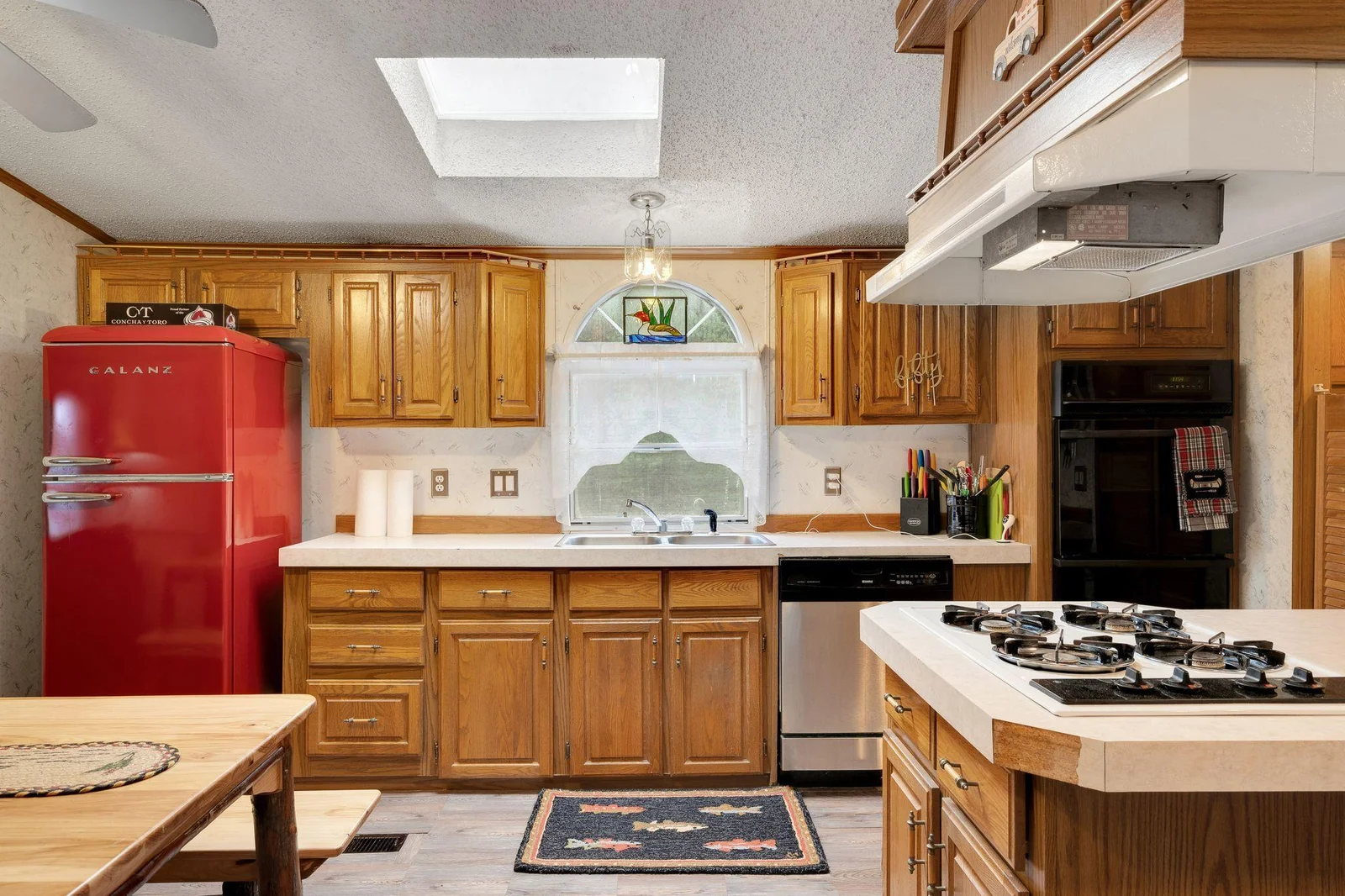 31_W7762_Rainbow_Dr_Spooner_WI_54801_USA-Kitchen-W7762-Rainbow-Dr-HDR-34.jpg
