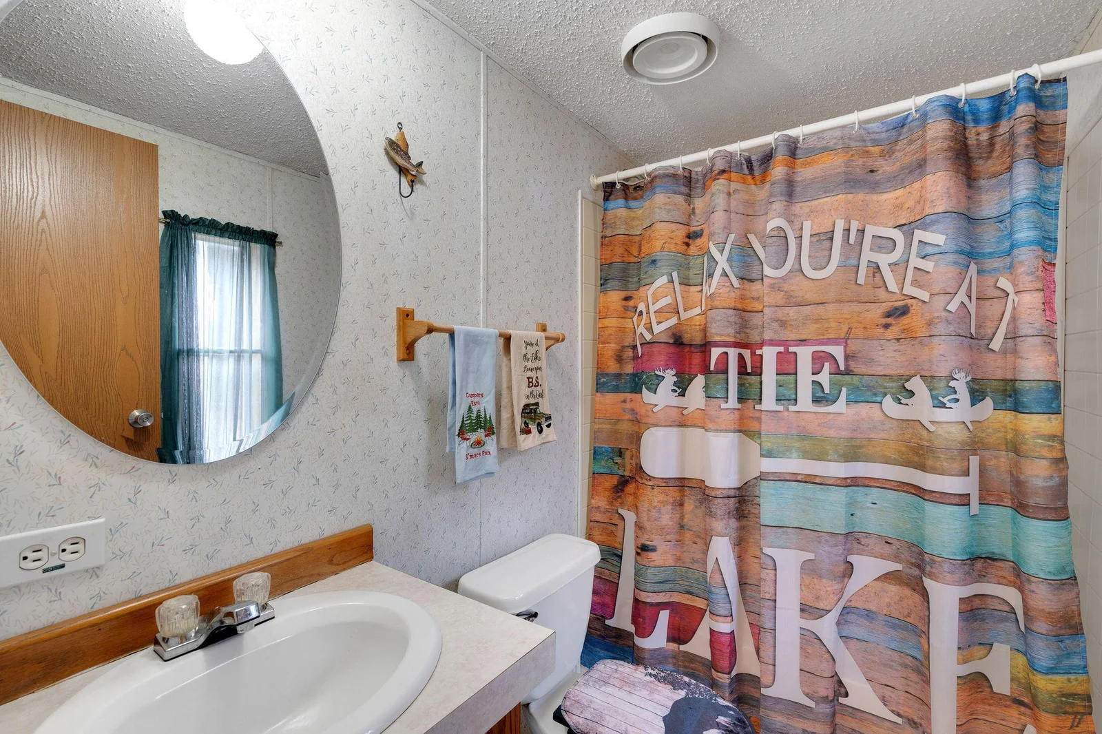 39_W7762_Rainbow_Dr_Spooner_WI_54801_USA-Bathroom-W7762-Rainbow-Dr-HDR-61.jpg
