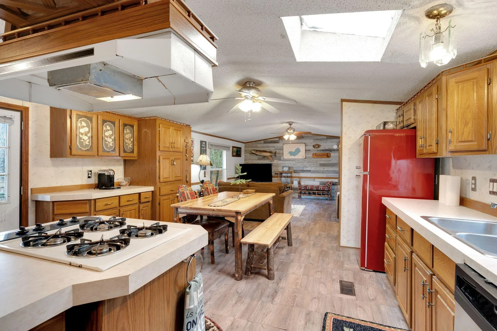 32_W7762_Rainbow_Dr_Spooner_WI_54801_USA-Kitchen-W7762-Rainbow-Dr-HDR-37.jpg