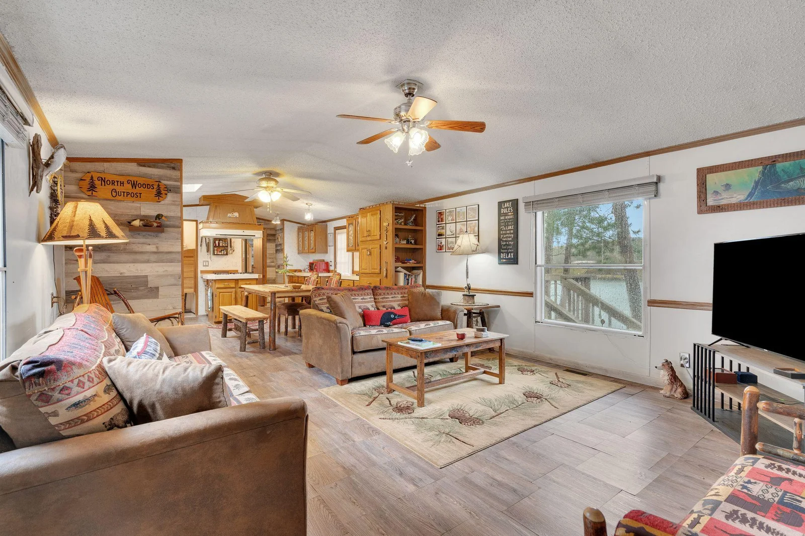 22_W7762_Rainbow_Dr_Spooner_WI_54801_USA-Living_room-W7762-Rainbow-Dr-HDR-10.jpg