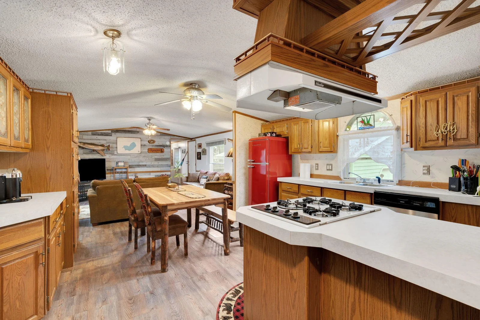 33_W7762_Rainbow_Dr_Spooner_WI_54801_USA-Kitchen-W7762-Rainbow-Dr-HDR-40.jpg