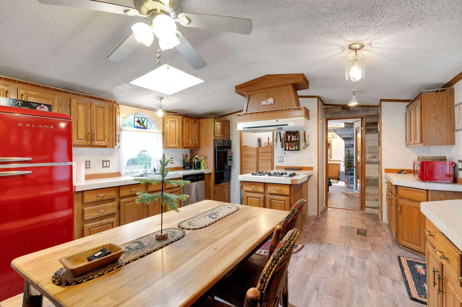 29_W7762_Rainbow_Dr_Spooner_WI_54801_USA-Kitchen-W7762-Rainbow-Dr-HDR-28.jpg