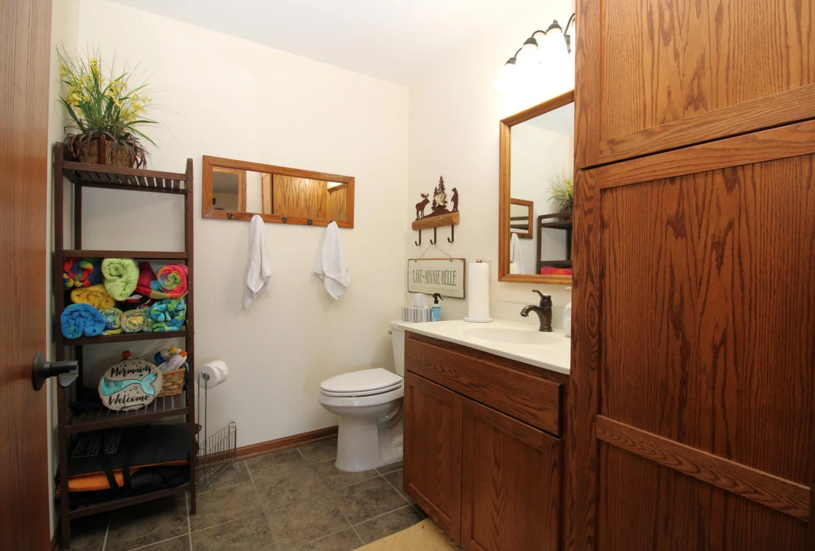 Lower 1/2 Bath
