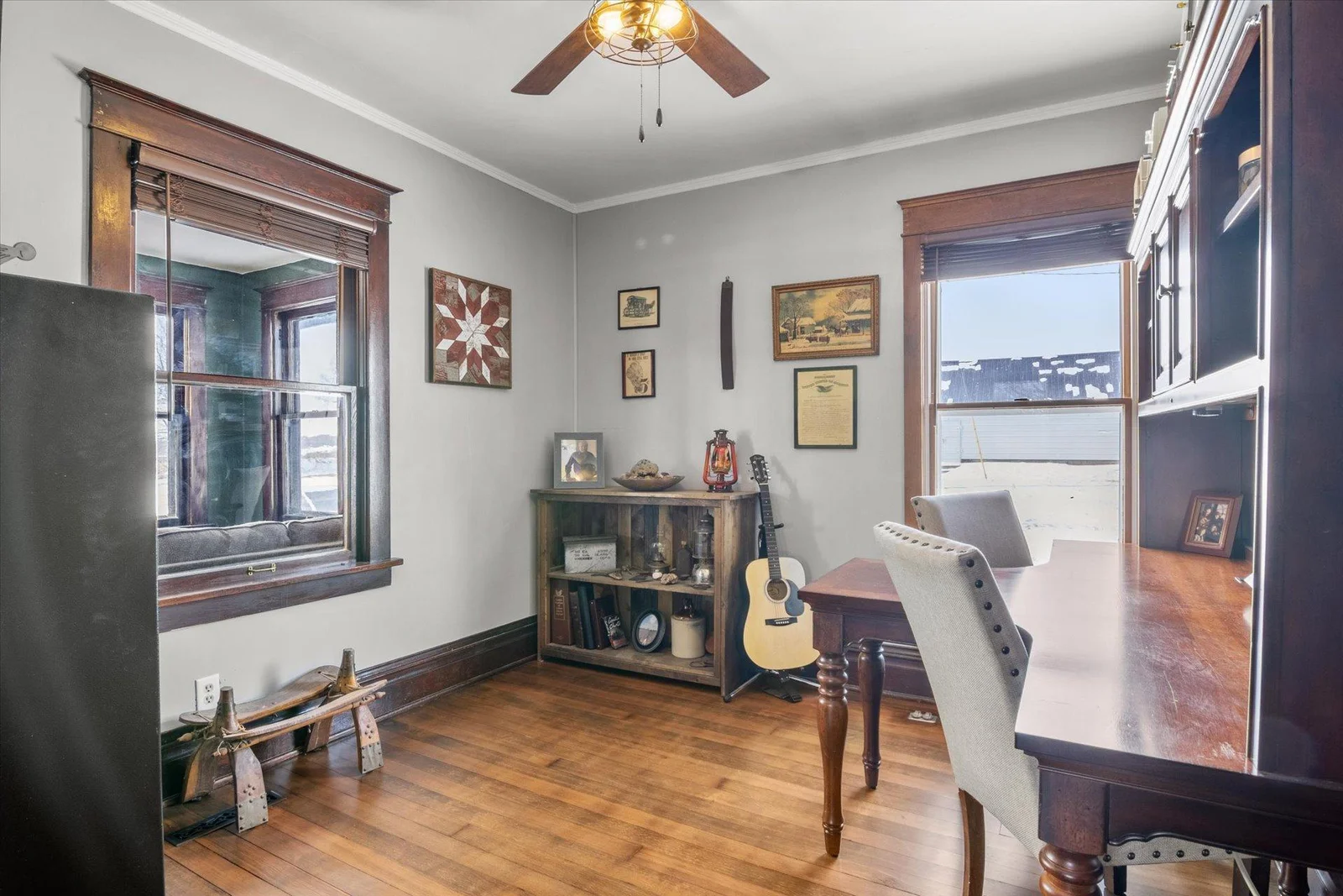 Main Floor bedroom/study