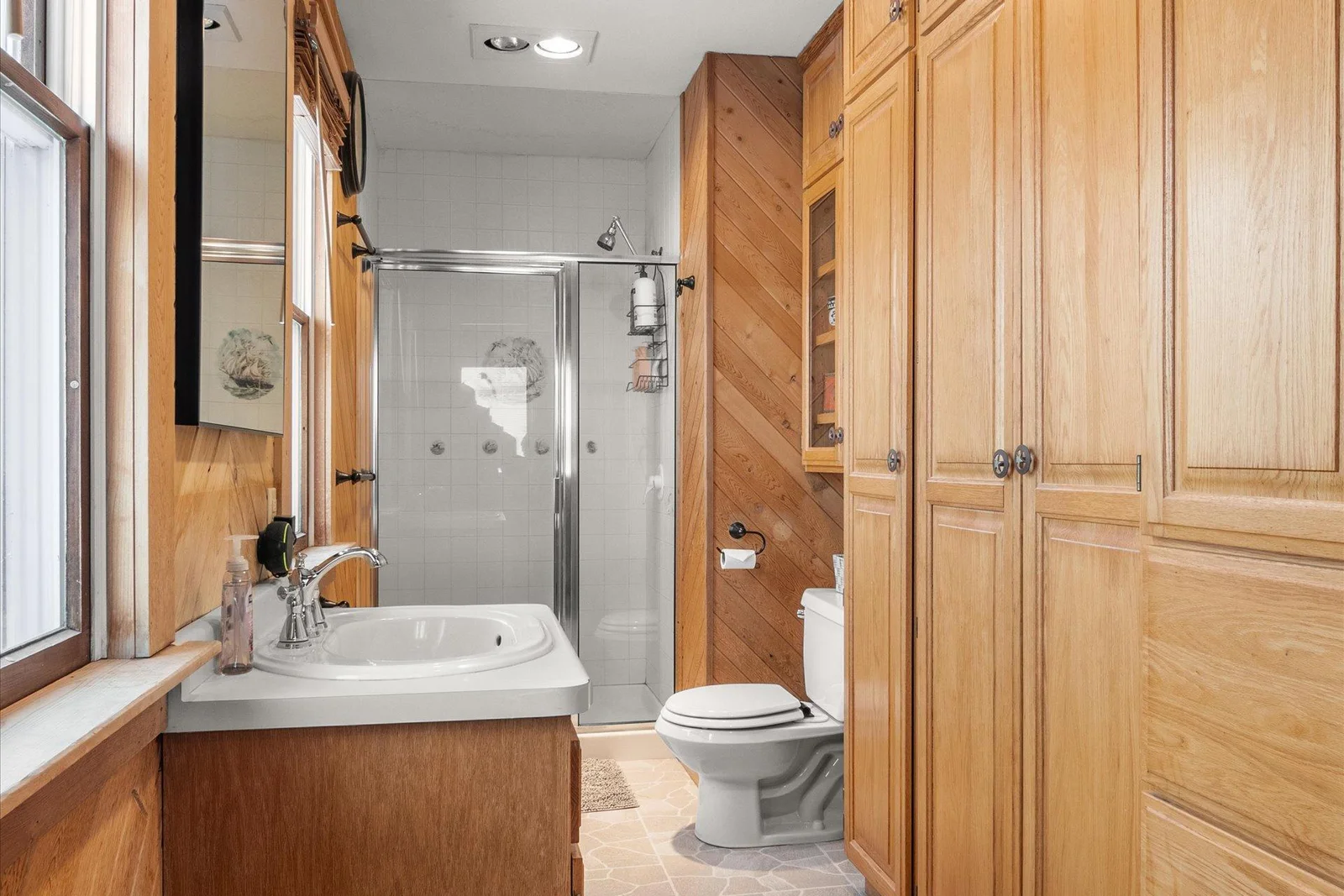 Main Level 3/4 bath