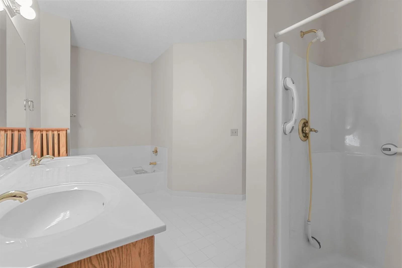 Primary Bath separate tub/shower