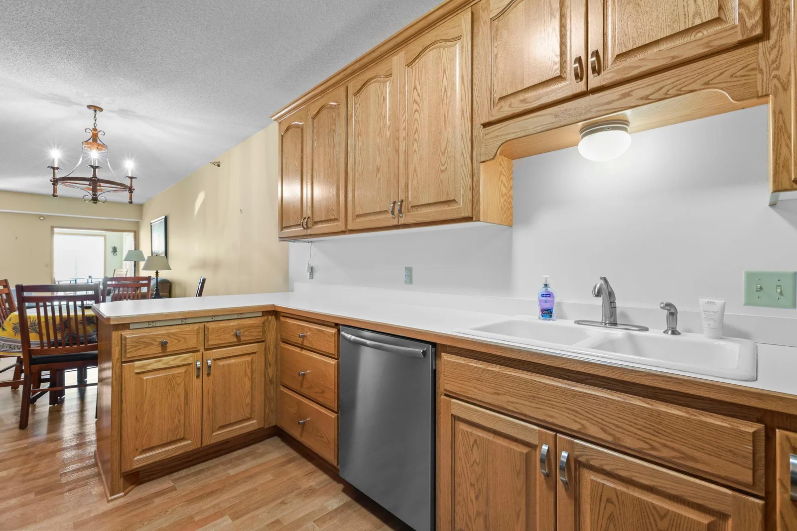 Kitchen cabinets storage gallore!