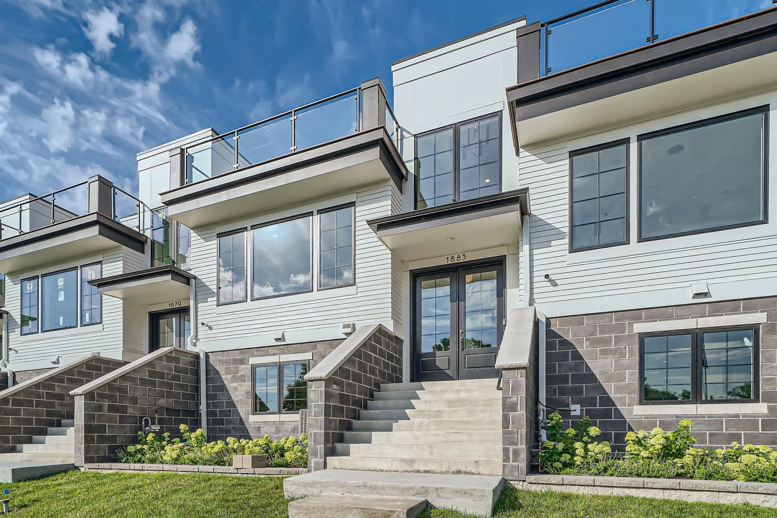 Welcome to 1883 Symes Street!