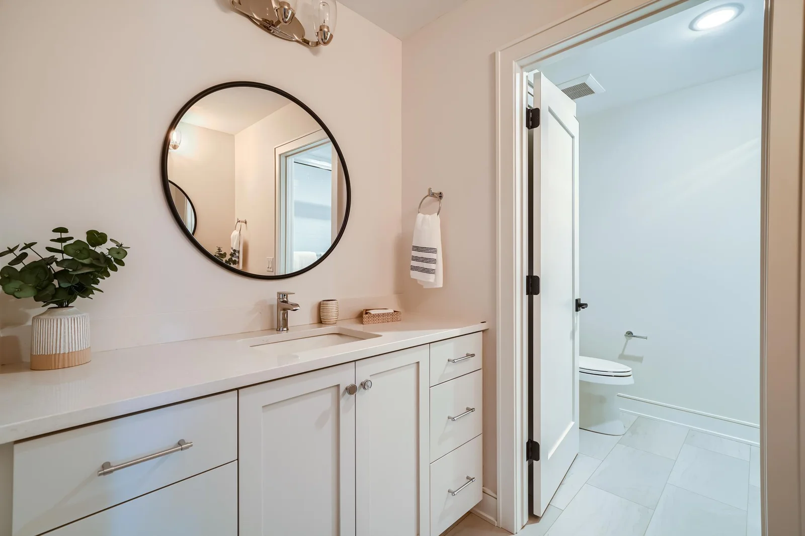2nd Floor Bathroom