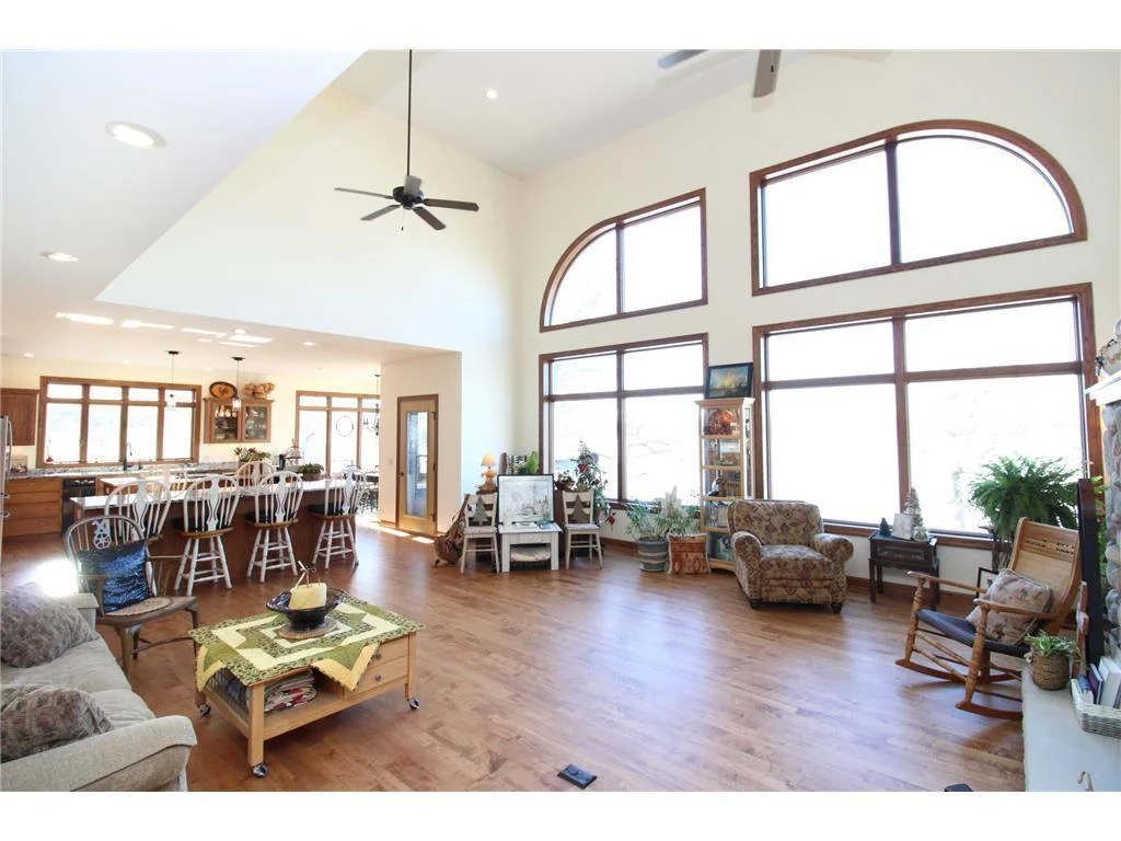 Main Floor - Lakeside