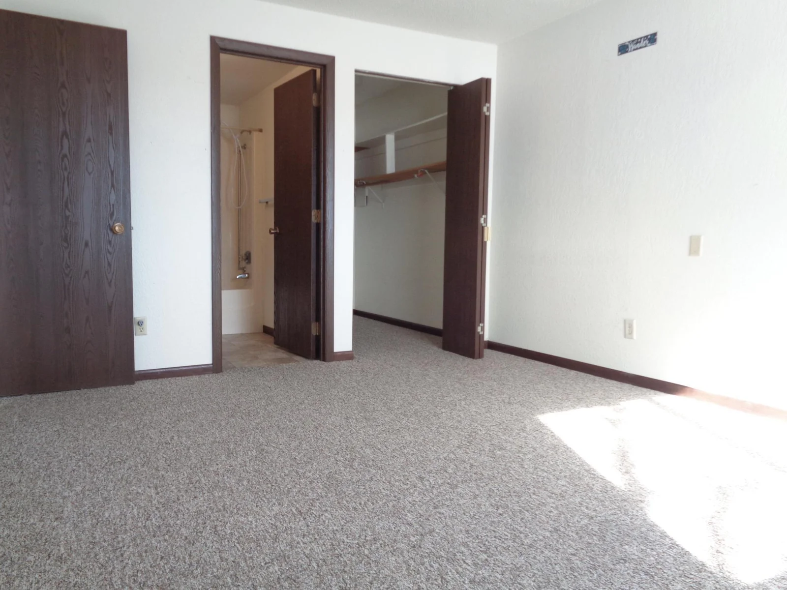 Southview Bedroom and Bathroom.JPG