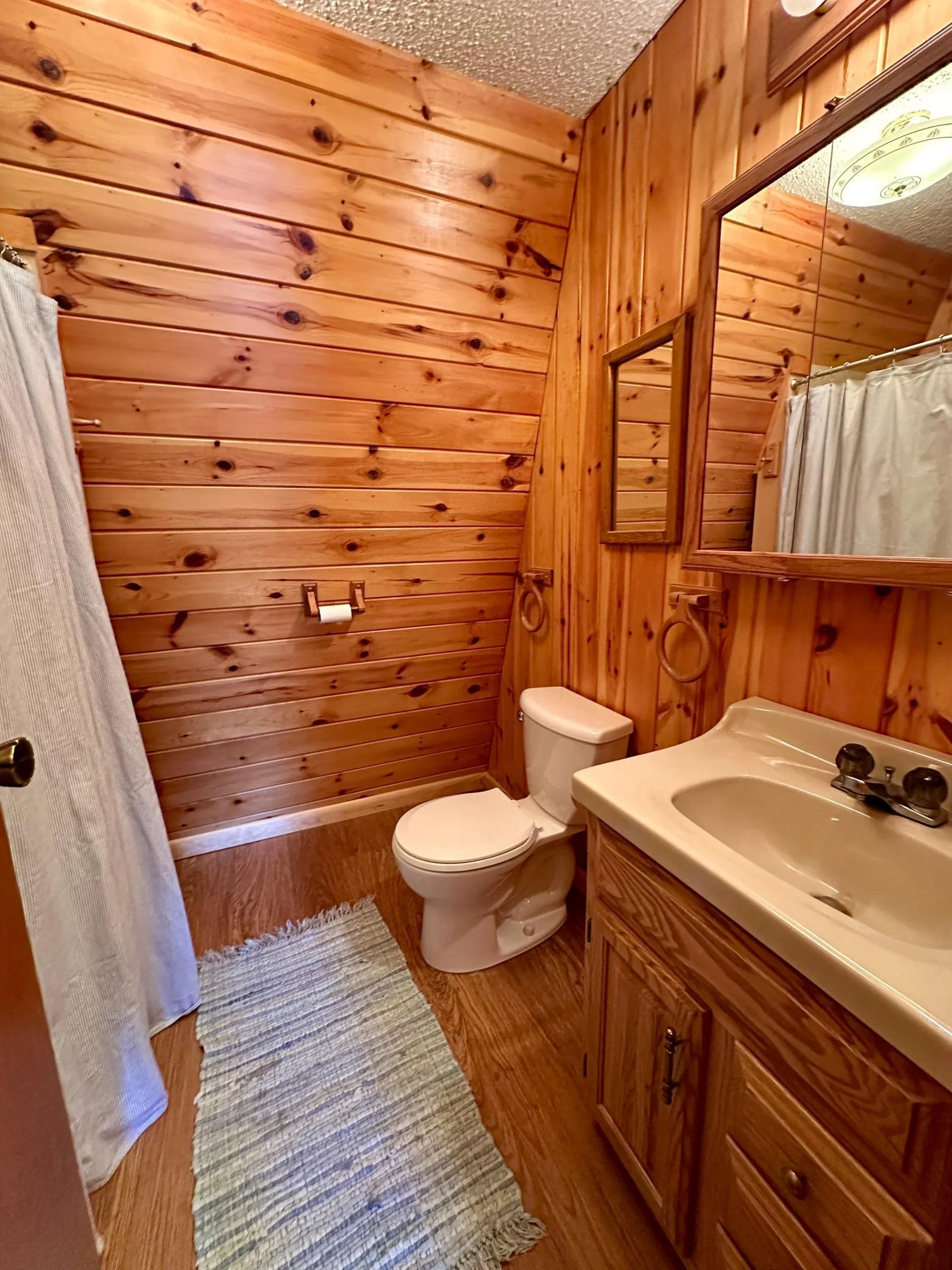 Upper Level 3/4 Bath