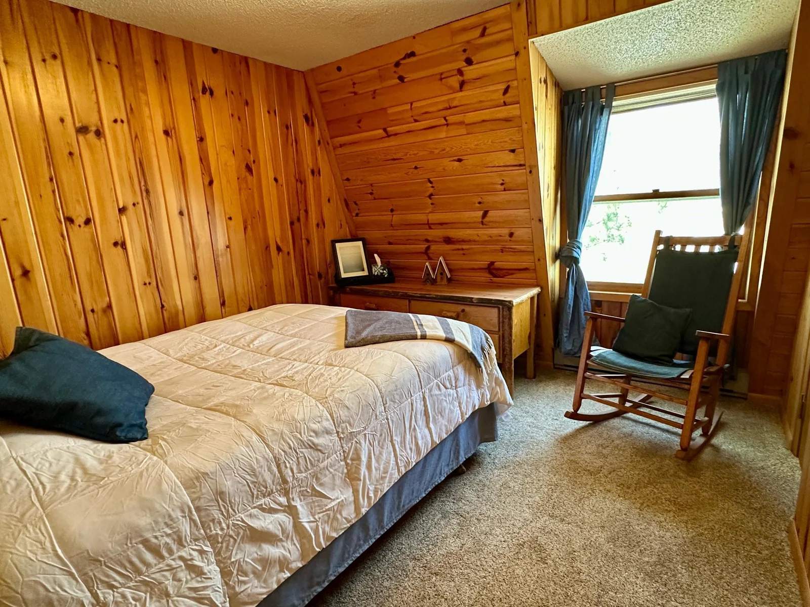 Upper Level Bedroom 1