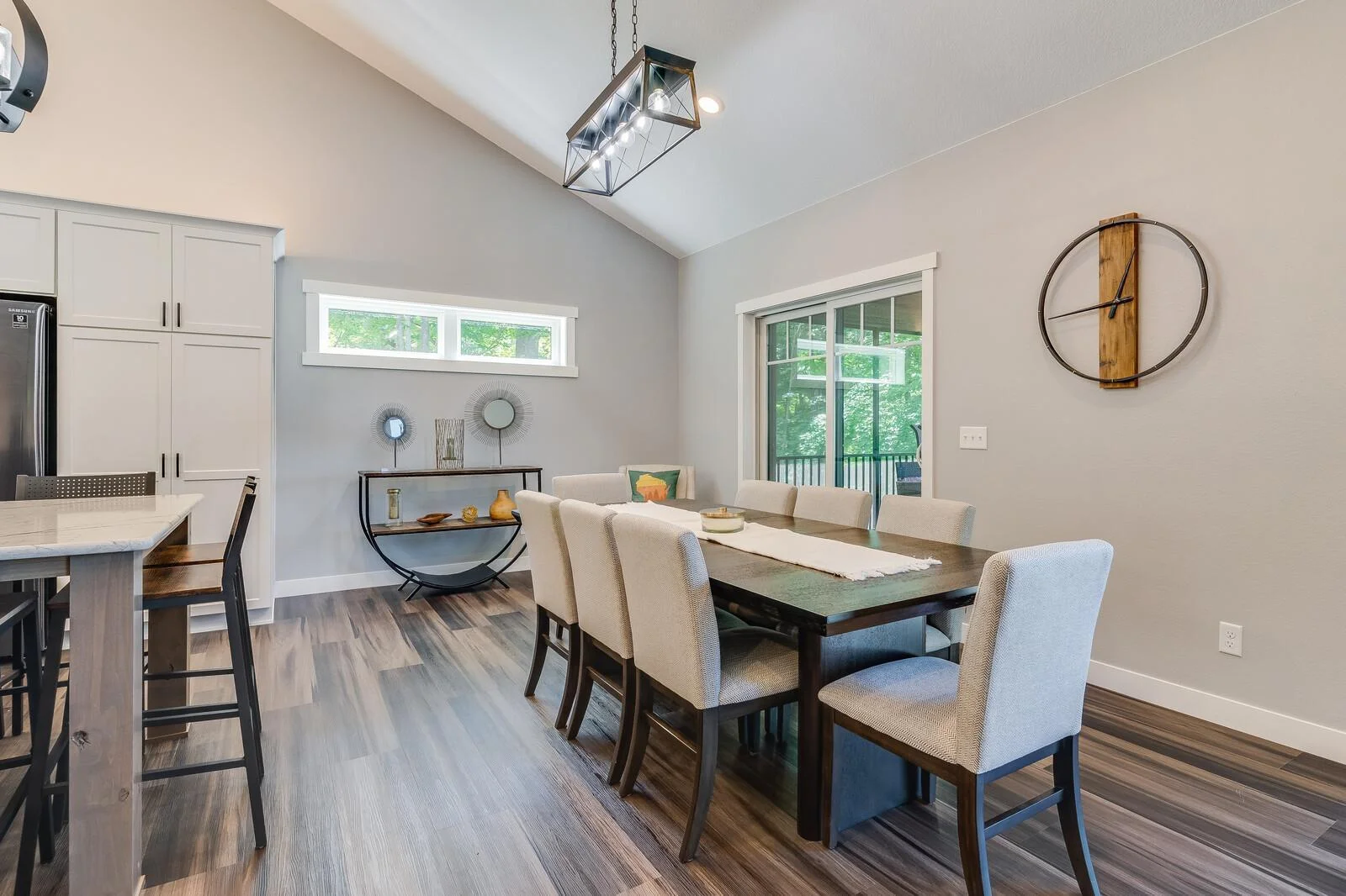 61_updated2568_28_1_4thSt_Dinette1_mls.jpg