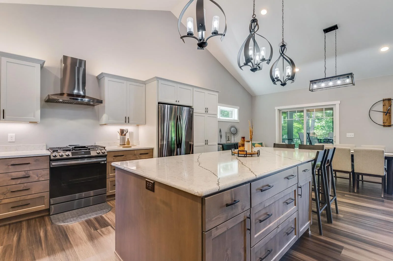 87_updated2568_28_1_4thSt_Kitchen3_mls.jpg