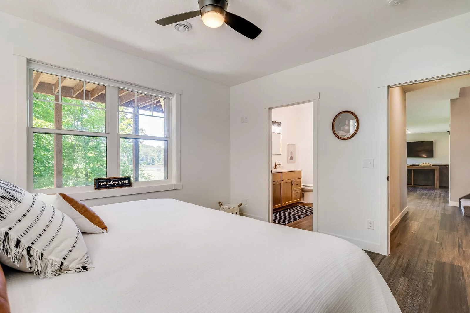 58_updated2568_28_1_4thSt_Bedroom1_3_mls.jpg