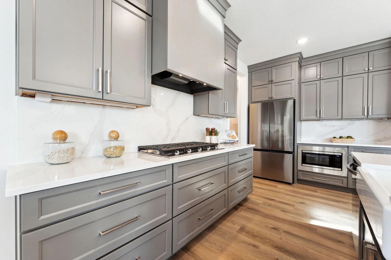 Elite Kitchen with Quartz counter and backsplash