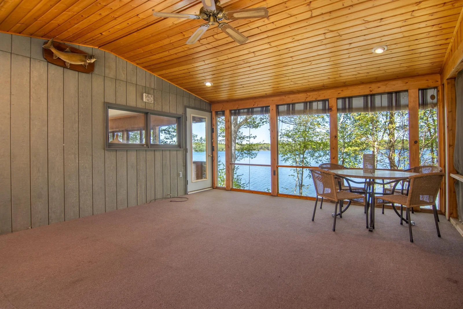 Large 16x20 Screened Porch