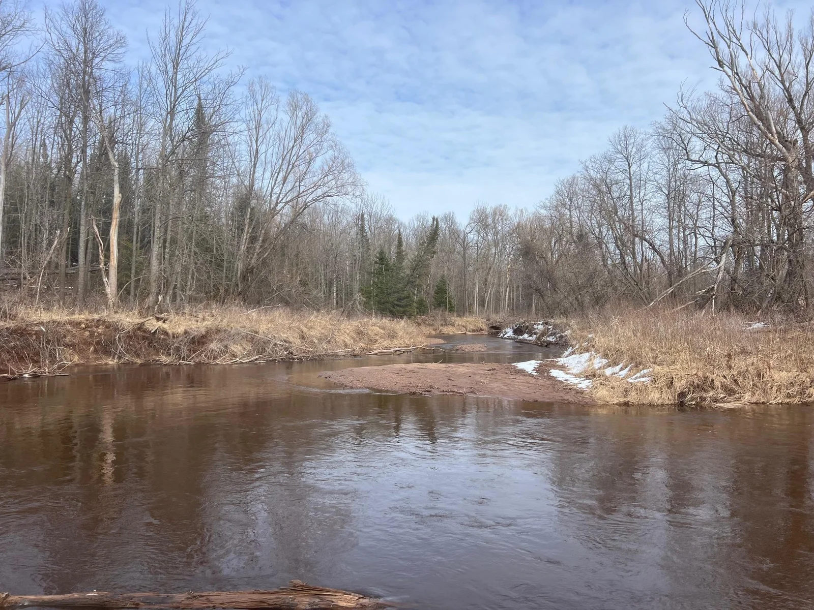 2000+ feet of river frontage